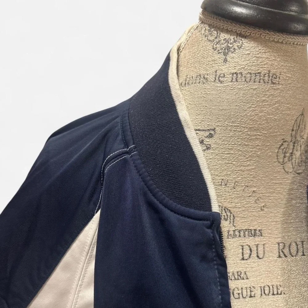 Vintage Reebok Men's Navy and Cream Jacket - Picture 2 of 4
